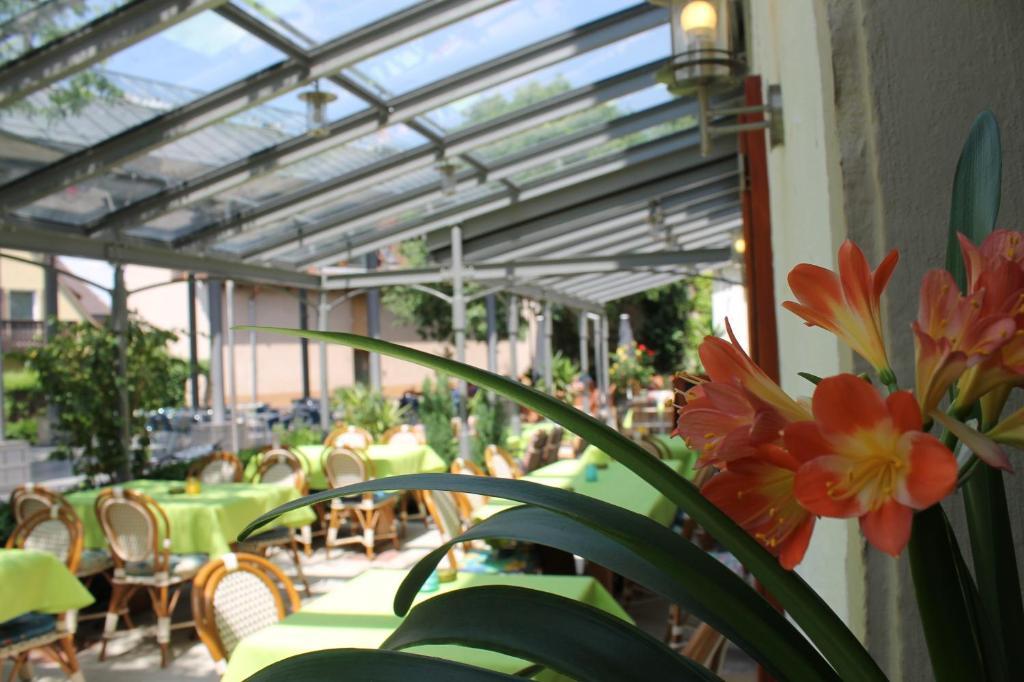 Hotel Gasthof Kreuz Heitersheim Exterior foto