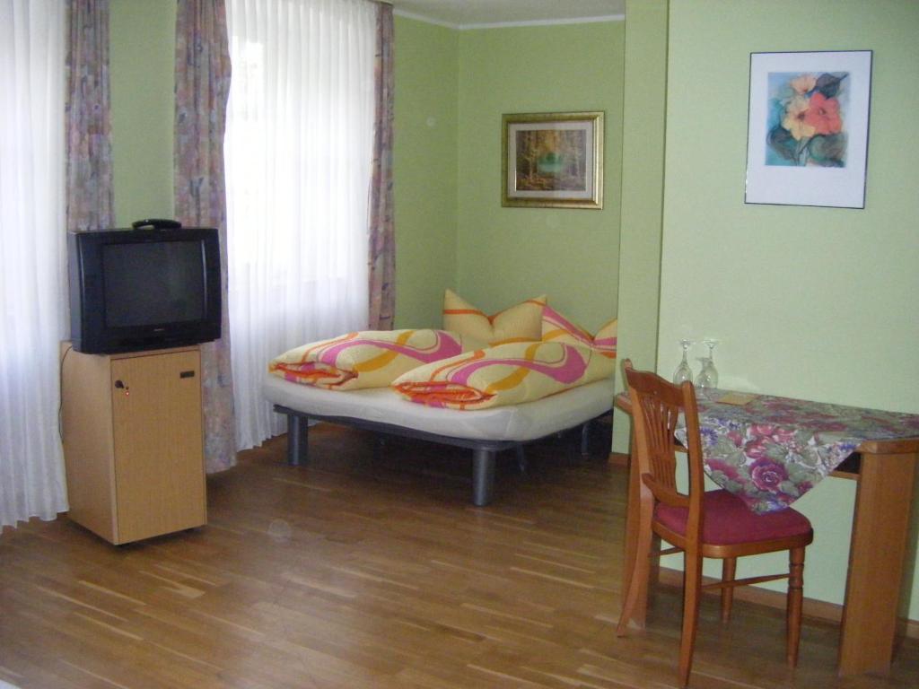 Hotel Gasthof Kreuz Heitersheim Zimmer foto